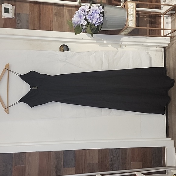 Elie Tahari 100%‎ Silk Black Gown with Crystal Brooch size 4 - Picture 1 of 8